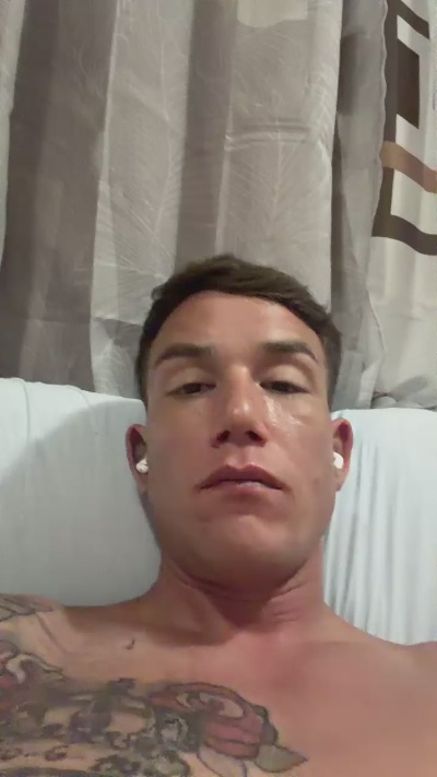 Cristiangonzaa live cam on Cam4