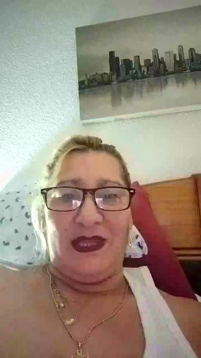 CristinaSexy077 live cam on Cam4