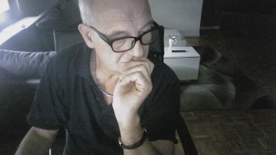 CrisuOffenXXL live cam on Cam4