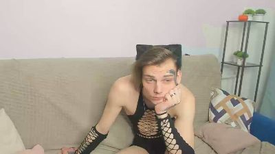 Crow_Lantern live cam on Cam4