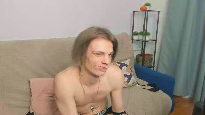 Crow_Lantern live cam on Cam4