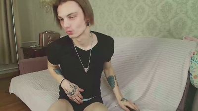 Crow_Lantern live cam on Cam4