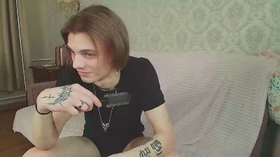 Crow_Lantern live cam on Cam4