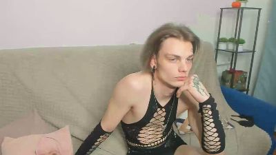 Crow_Lantern live cam on Cam4