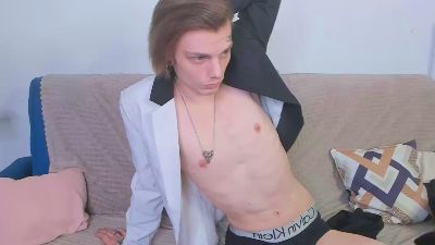 Crow_Lantern live cam on Cam4