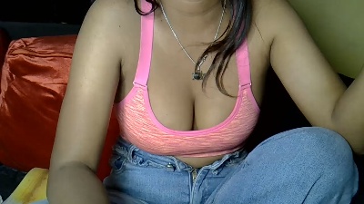 Crystal_bella live cam on Cam4