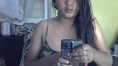 Crystal_bella live cam on Cam4