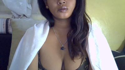 Crystal_bella live cam on Cam4