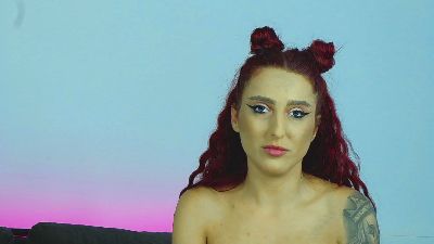 CrystallRed live cam on Cam4