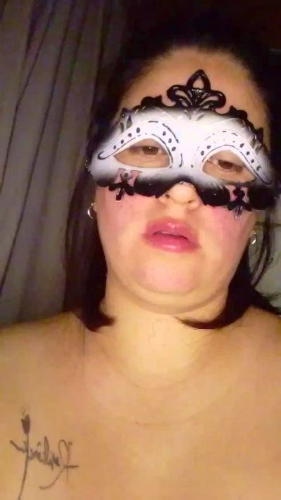 Cryystal2529 live cam on Cam4