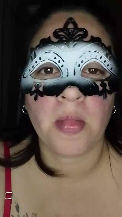 Cryystal2529 live cam on Cam4