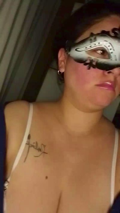 Cryystal2529 live cam on Cam4