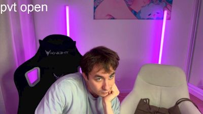 CtrlMeBaby live cam on Cam4