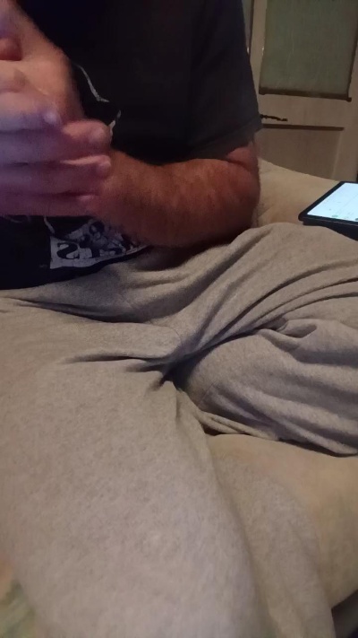 Cum_dick83 live cam on Cam4