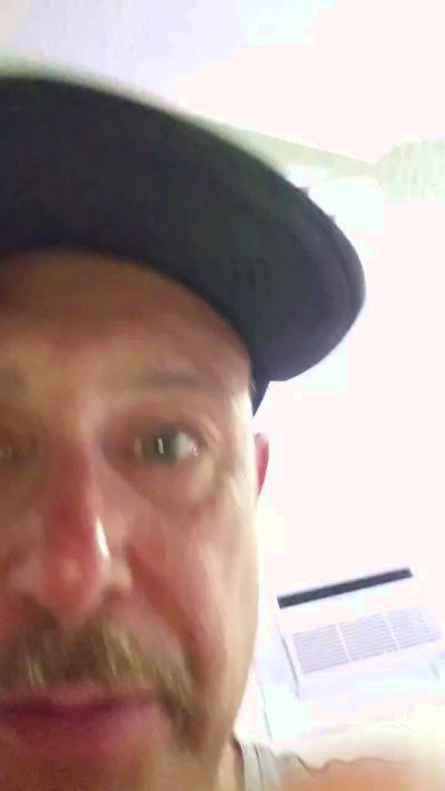 Cuminhard99 live cam on Cam4