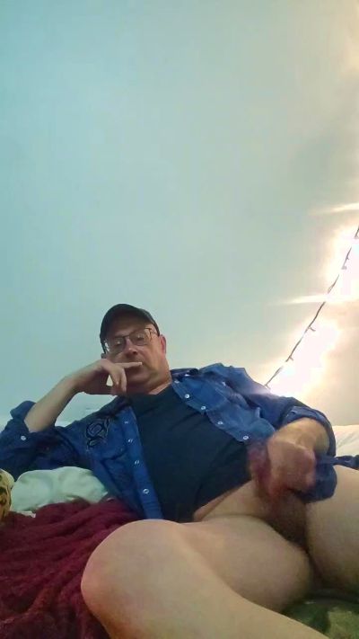 Cuminhard99 live cam on Cam4