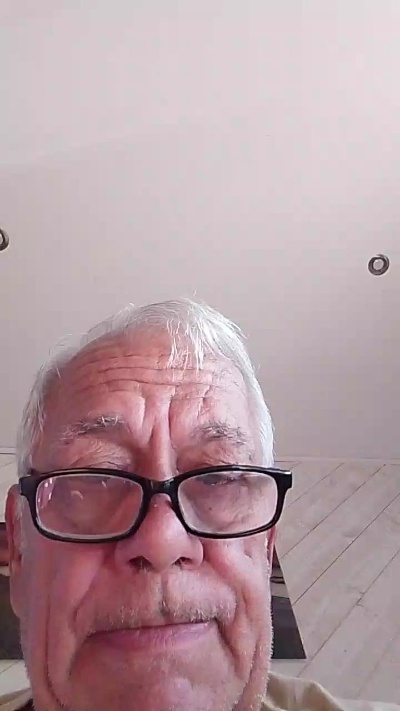 Cummer51 live cam on Cam4