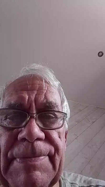 Cummer51 live cam on Cam4