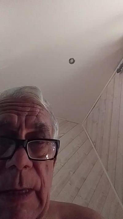 Cummer51 live cam on Cam4