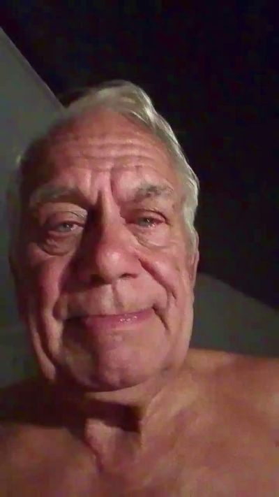 Cummer51 live cam on Cam4