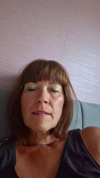 Cumonme17 live cam on Cam4