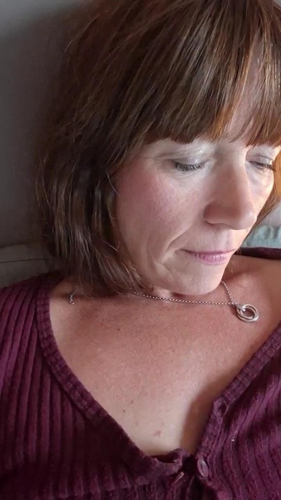 Cumonme17 live cam on Cam4
