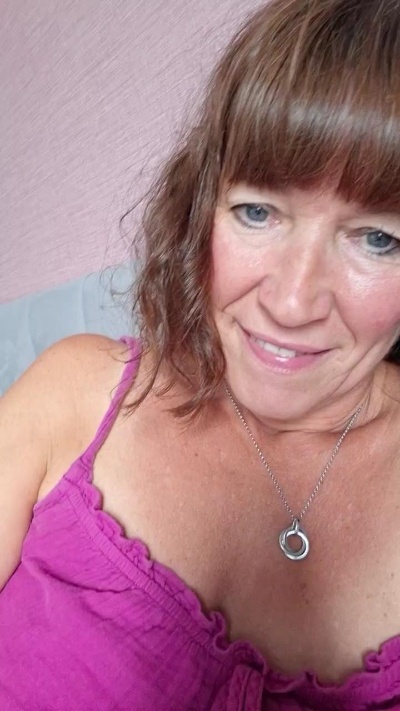 Cumonme17 live cam on Cam4