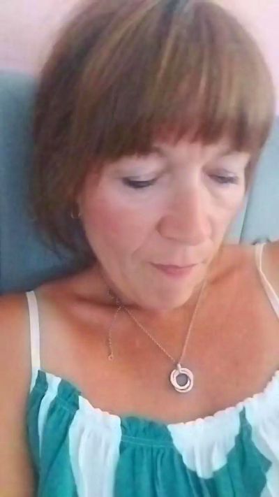 Cumonme17 live cam on Cam4