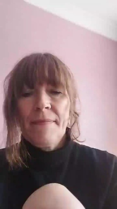 Cumonme17 live cam on Cam4