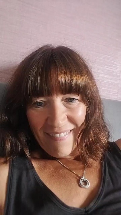 Cumonme17 live cam on Cam4