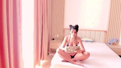 Cur1y_Sue live cam on Cam4