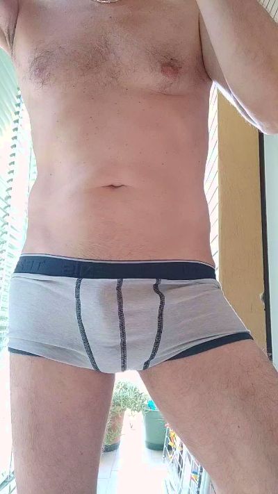 Curiosohot live cam on Cam4