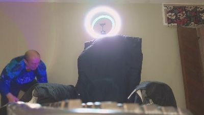 CuriousBisex22 live cam on Cam4