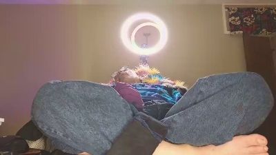 CuriousBisex22 live cam on Cam4