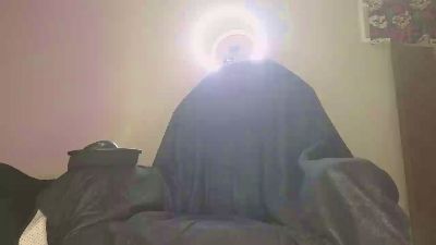 CuriousBisex22 live cam on Cam4