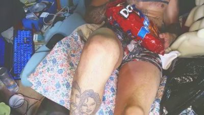 CuriousDD69 live cam on Cam4