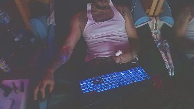 CuriousDD69 live cam on Cam4