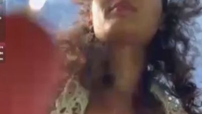 CurlyWinxy live cam on Cam4