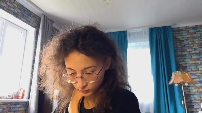 CurlyWinxy live cam on Cam4