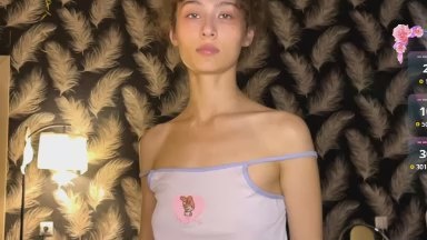 CurlyWinxy live cam on Cam4