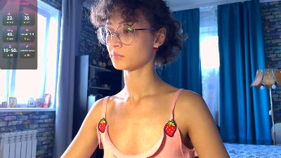 CurlyWinxy live cam on Cam4