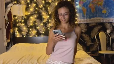 CurlyWinxy live cam on Cam4