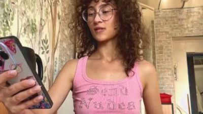 CurlyWinxy live cam on Cam4