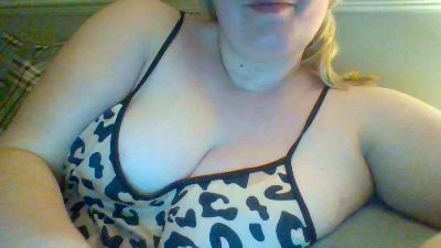 CurvyScarlettXX live cam on Cam4