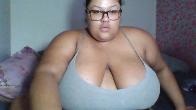 CurvySiennaxx live cam on Cam4
