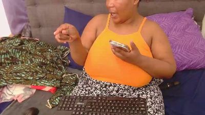 CurvychocClitts live cam on Cam4