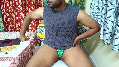 CuteGuyy live cam on Cam4