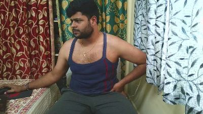 CuteGuyy live cam on Cam4
