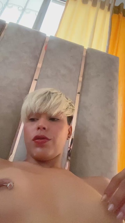 Cute_valerie666 live cam on Cam4