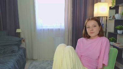 Cuttyfrutty live cam on Cam4